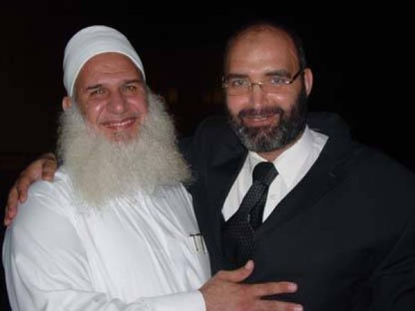 الدكتور أمير صالح مع فضيلة الشيخ محمد حسين يعقوب