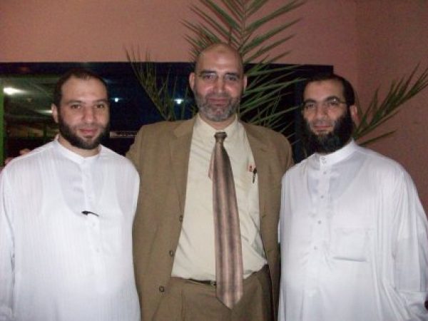 الدكتور أمير صالح مع الشيخ محمود حسان والاستاذ حسن حسان